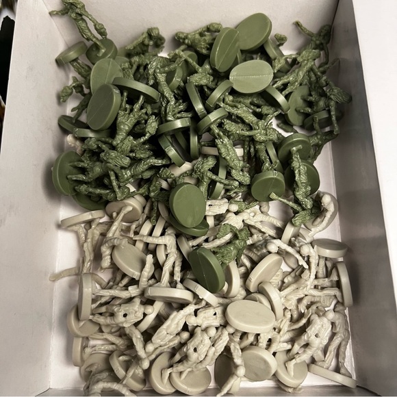 Twilight Creations’ Zombies!!! Board Game - Second Edition - Picture 7 of 16